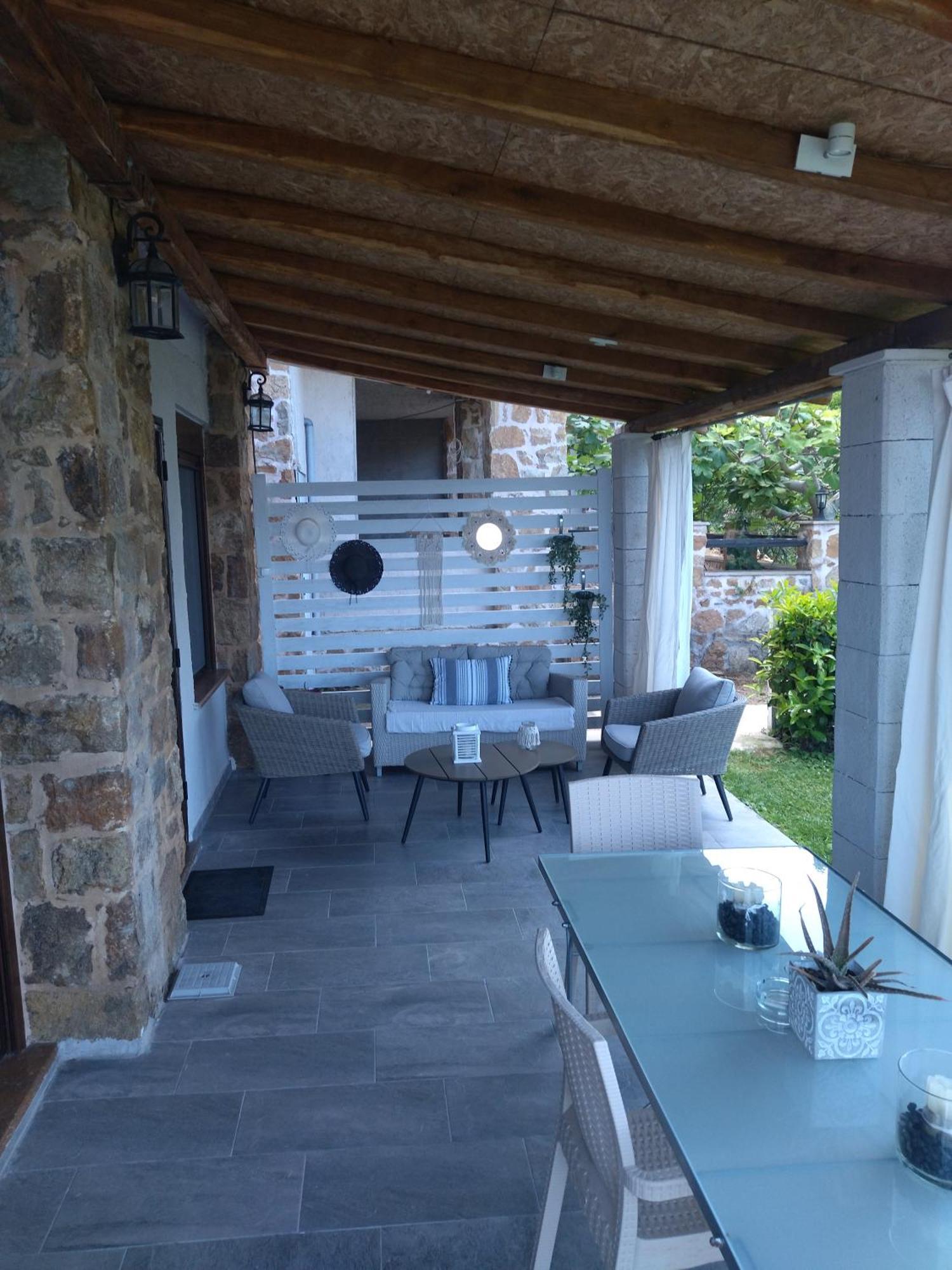 Stonehouse & Casa Al Sole E Al Mare 度假居