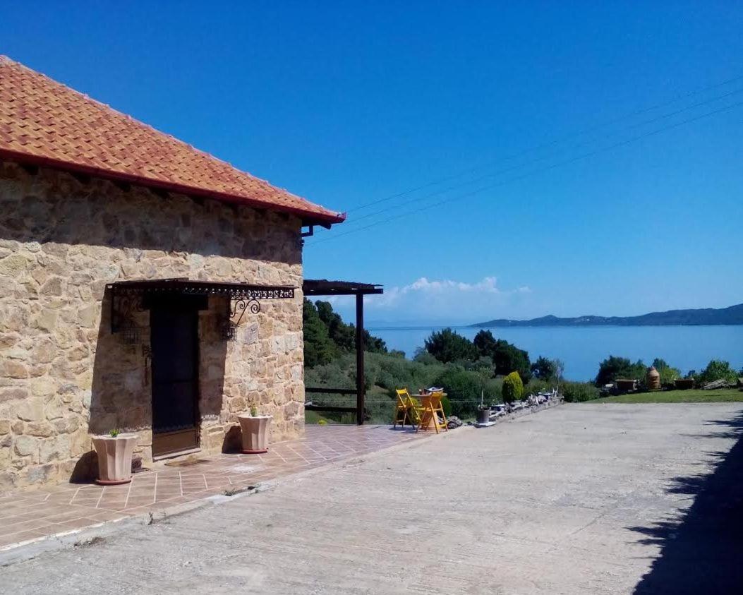 Stonehouse & Casa Al Sole E Al Mare 度假居 *